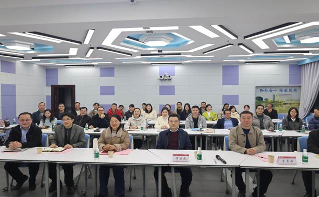 董事长参加集体备课会